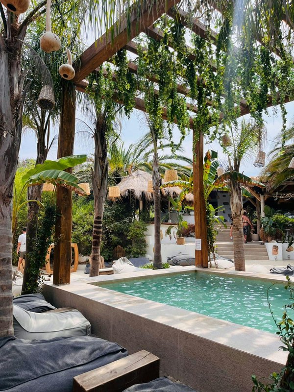 Transformez votre espace extérieur avec une pergola bioclimatique